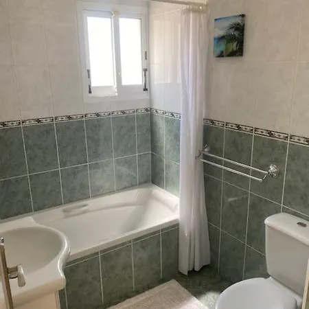 Вилла With Spacious Living Area And Private Pool. *