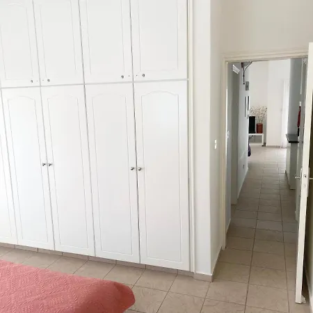 Вилла With Spacious Living Area And Private Pool.